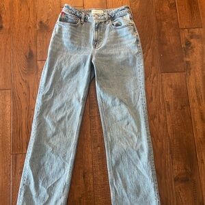Abercrombie & Fitch Women's Light Blue High Rise Relaxed 90s Jeans - Curve Love